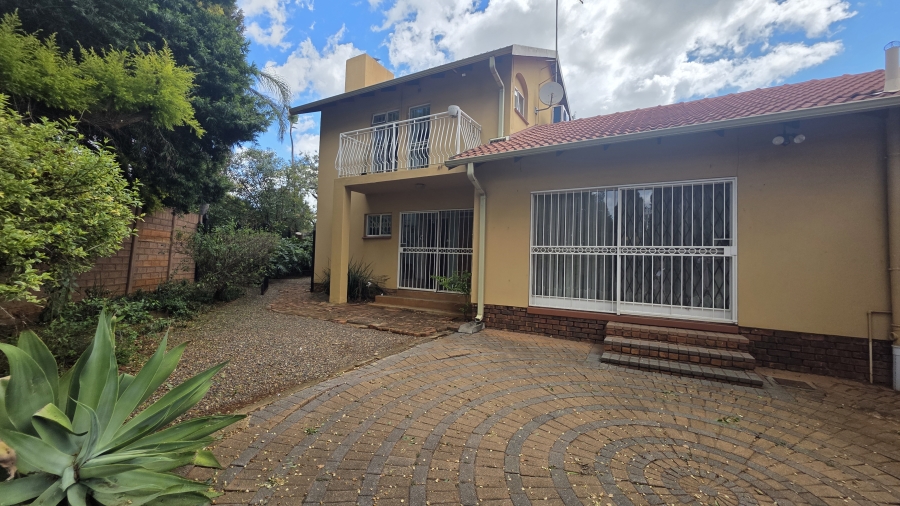 4 Bedroom Property for Sale in Garsfontein Gauteng