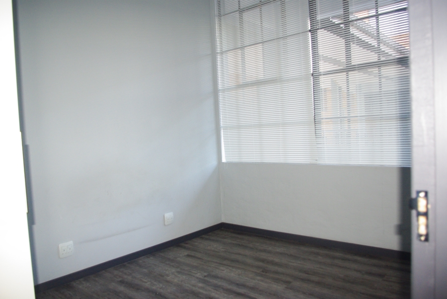 To Let 1 Bedroom Property for Rent in Braamfontein Gauteng