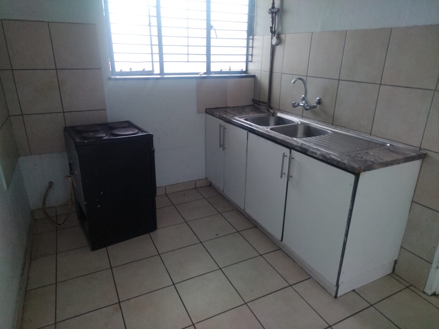 To Let 2 Bedroom Property for Rent in Florida Gauteng
