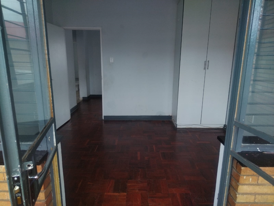 To Let 2 Bedroom Property for Rent in Florida Gauteng