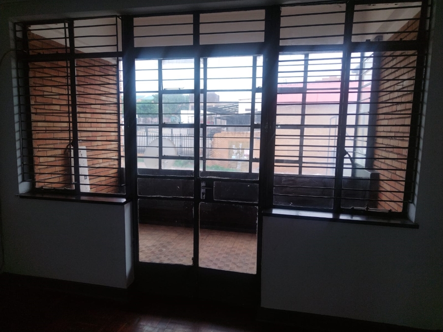 To Let 2 Bedroom Property for Rent in Florida Gauteng