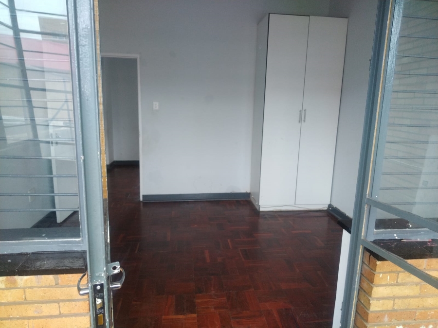 To Let 2 Bedroom Property for Rent in Florida Gauteng