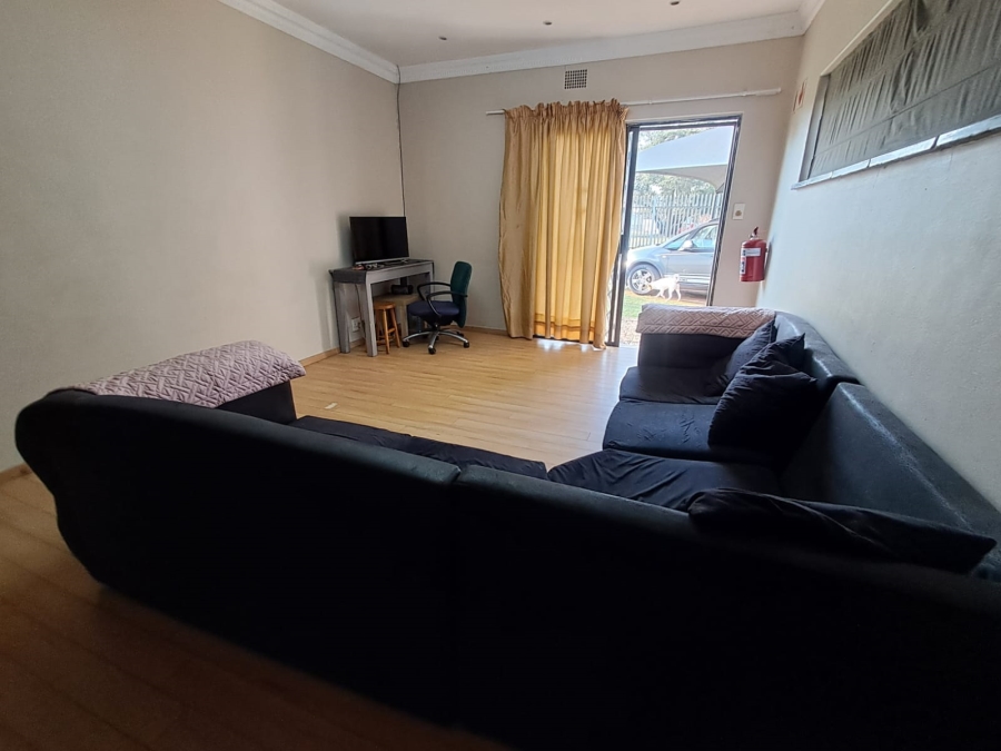 To Let 2 Bedroom Property for Rent in Ontdekkerspark Gauteng
