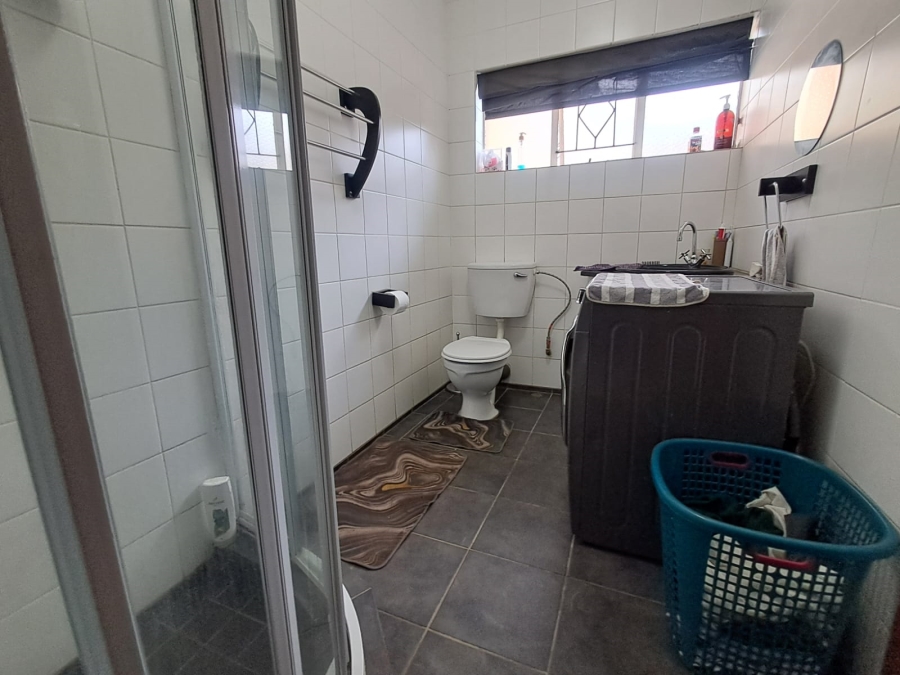 To Let 2 Bedroom Property for Rent in Ontdekkerspark Gauteng