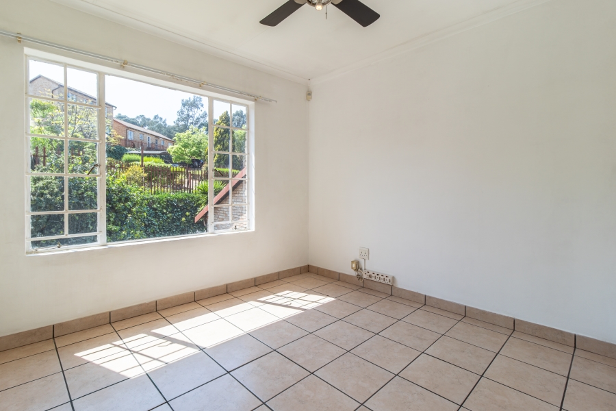 2 Bedroom Property for Sale in Wilgeheuwel Gauteng