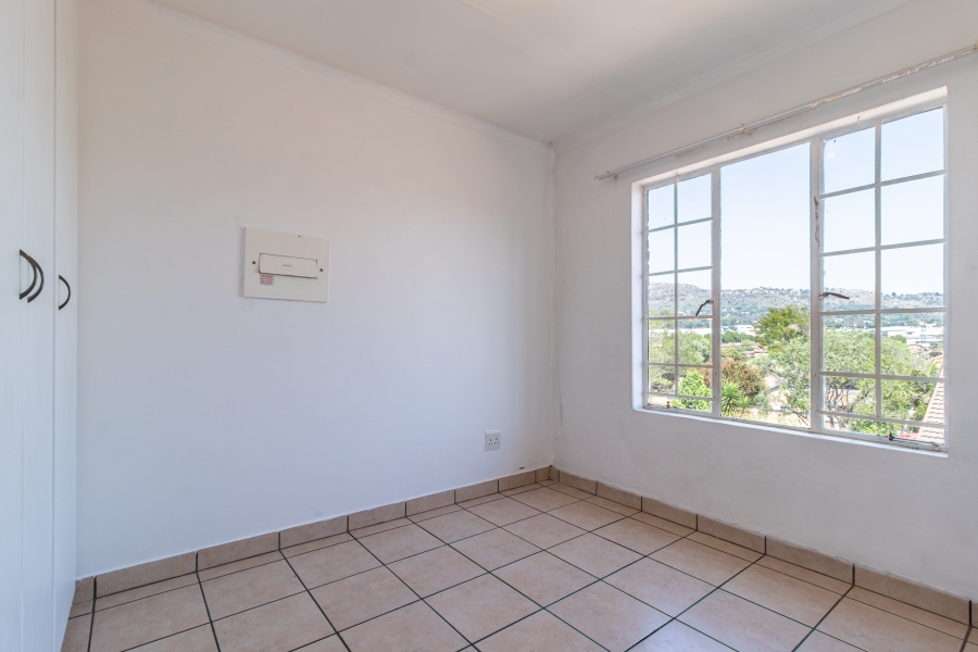 2 Bedroom Property for Sale in Wilgeheuwel Gauteng