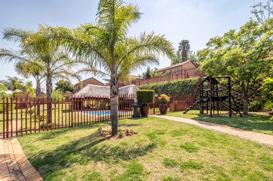 2 Bedroom Property for Sale in Wilgeheuwel Gauteng