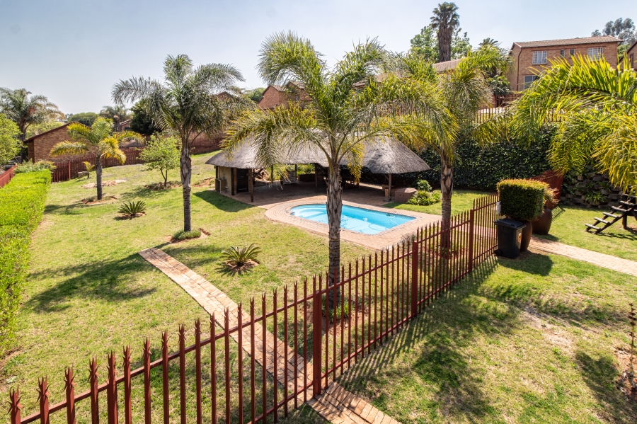 2 Bedroom Property for Sale in Wilgeheuwel Gauteng