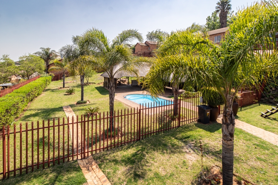 2 Bedroom Property for Sale in Wilgeheuwel Gauteng