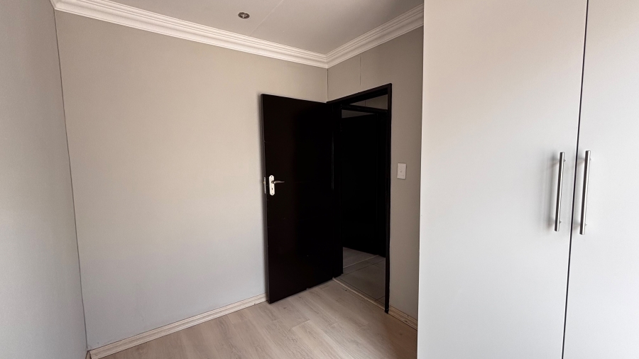 2 Bedroom Property for Sale in Windmill Park Gauteng