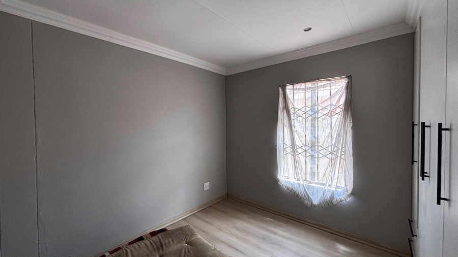 2 Bedroom Property for Sale in Windmill Park Gauteng