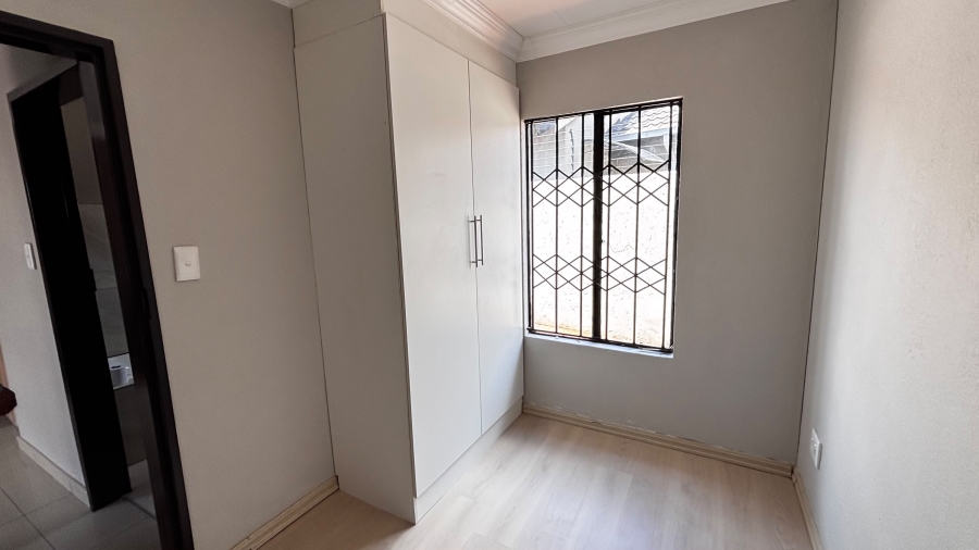 2 Bedroom Property for Sale in Windmill Park Gauteng