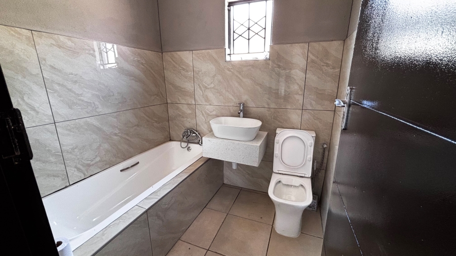 2 Bedroom Property for Sale in Windmill Park Gauteng