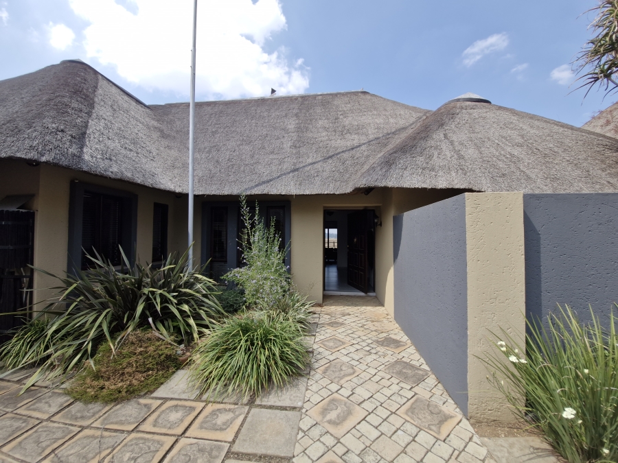 3 Bedroom Property for Sale in Letamo Game Farm Gauteng