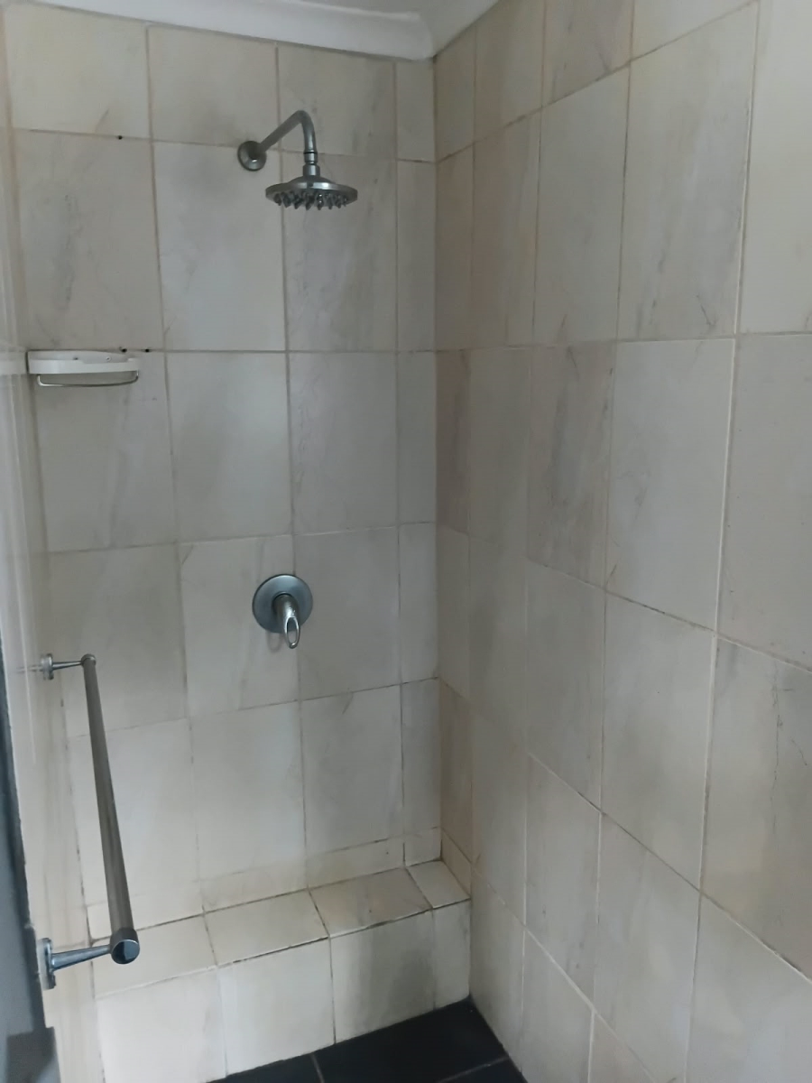 To Let 1 Bedroom Property for Rent in Discovery Gauteng