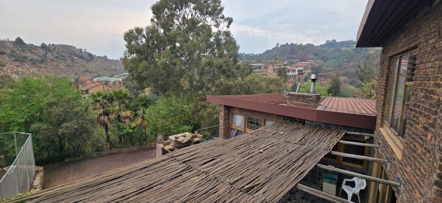 6 Bedroom Property for Sale in Helderkruin Gauteng