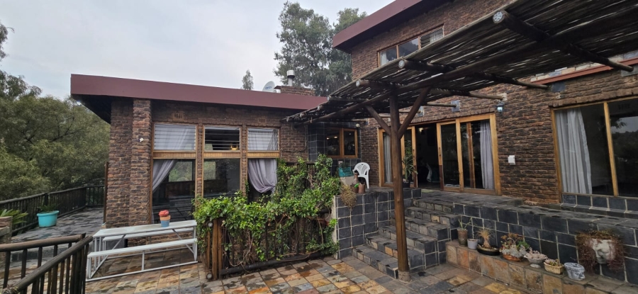 6 Bedroom Property for Sale in Helderkruin Gauteng