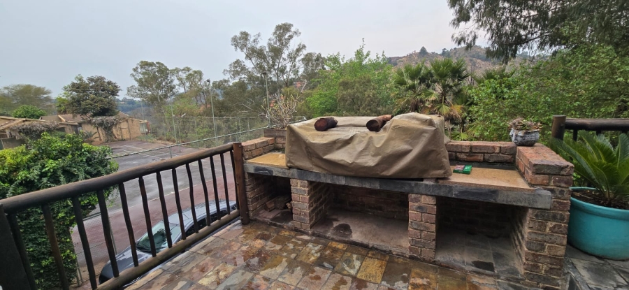 6 Bedroom Property for Sale in Helderkruin Gauteng