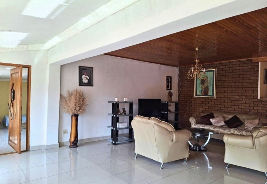 5 Bedroom Property for Sale in Bassonia Gauteng