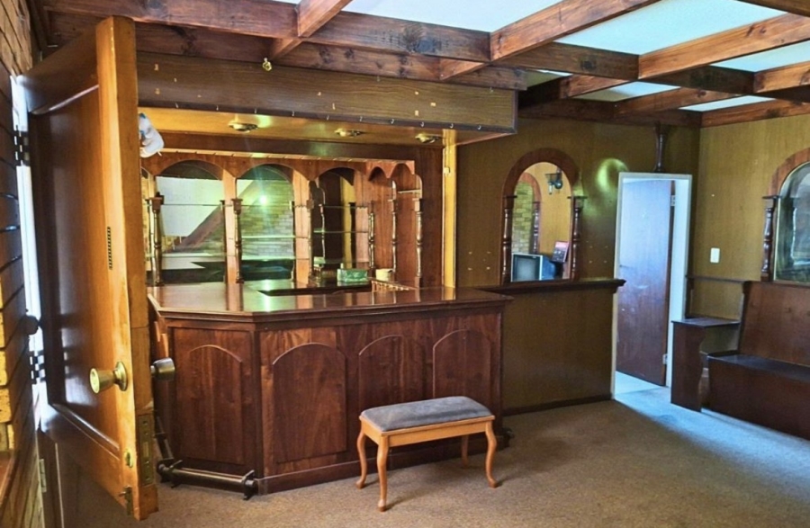 5 Bedroom Property for Sale in Bassonia Gauteng