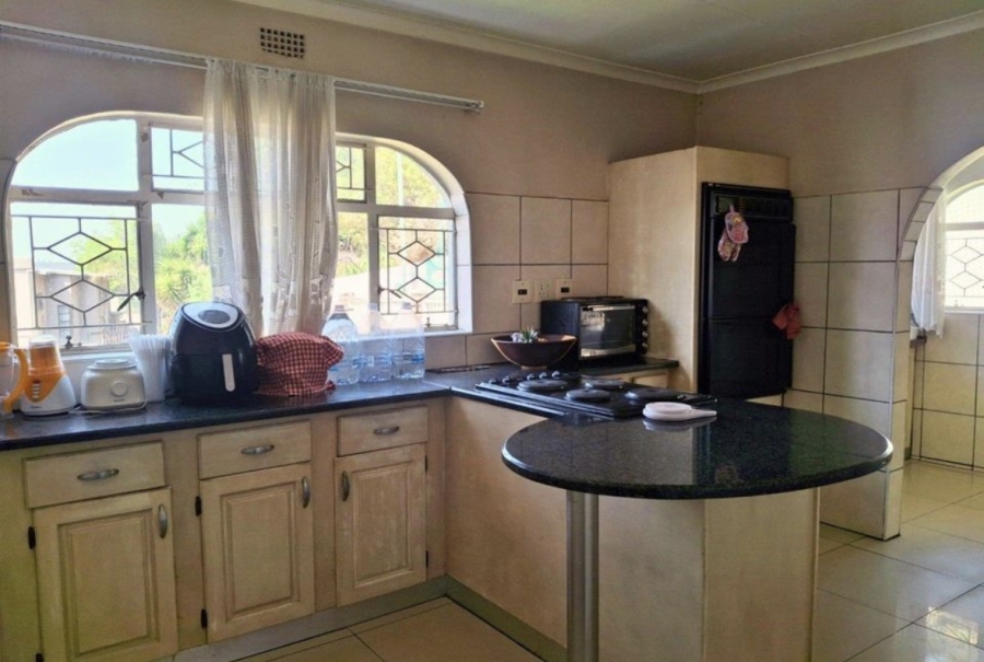 5 Bedroom Property for Sale in Bassonia Gauteng