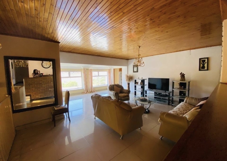 5 Bedroom Property for Sale in Bassonia Gauteng