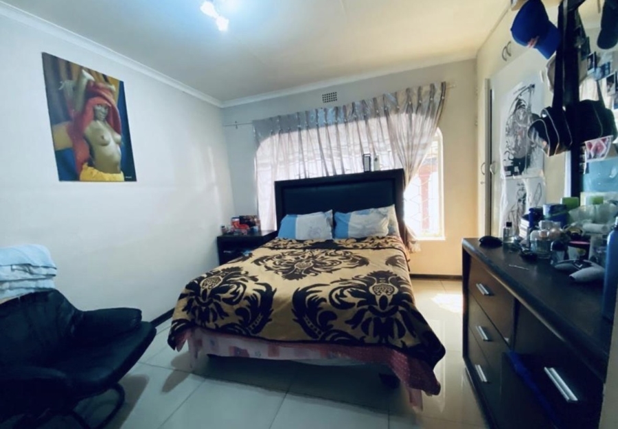 5 Bedroom Property for Sale in Bassonia Gauteng