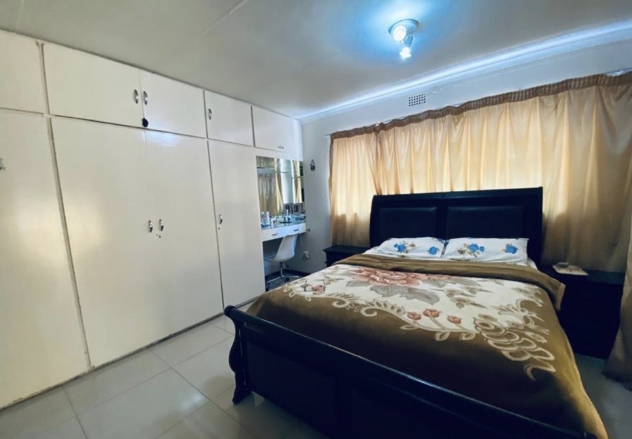 5 Bedroom Property for Sale in Bassonia Gauteng