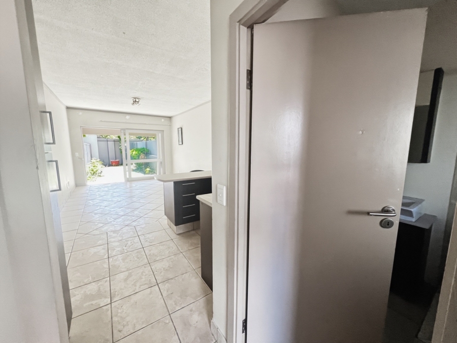 1 Bedroom Property for Sale in Sunninghill Gauteng
