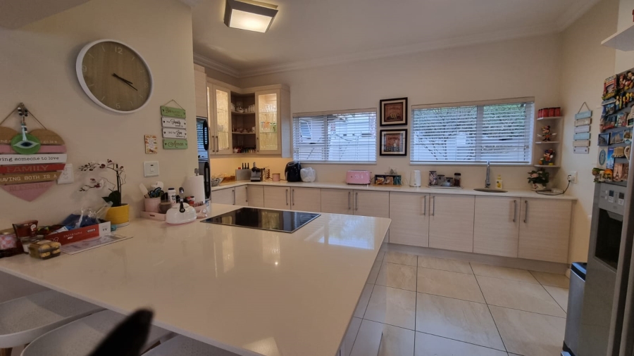 4 Bedroom Property for Sale in Greenstone Hill Gauteng