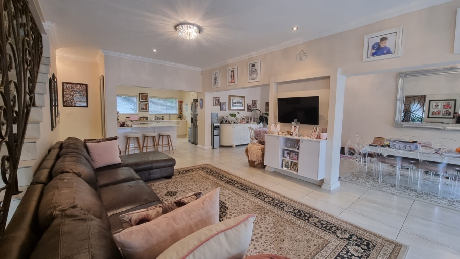 4 Bedroom Property for Sale in Greenstone Hill Gauteng