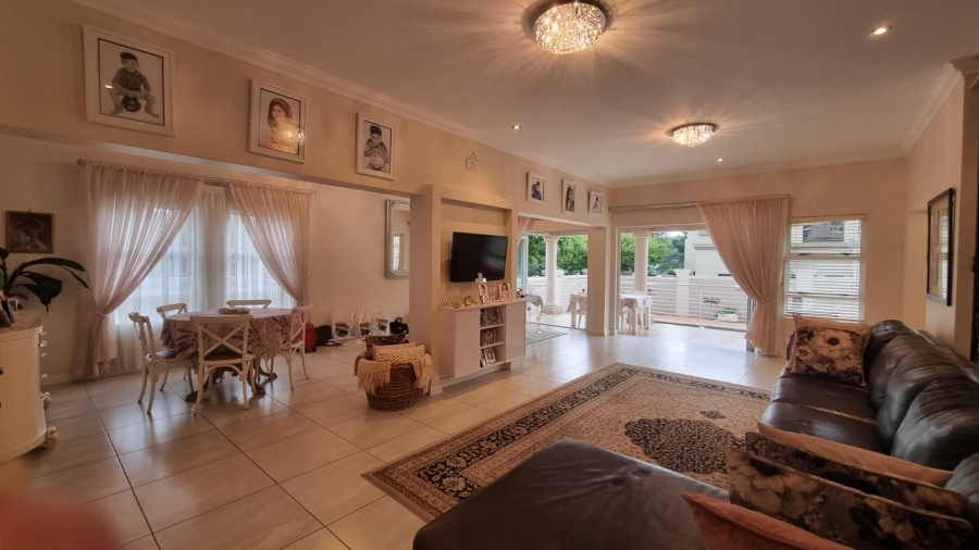 4 Bedroom Property for Sale in Greenstone Hill Gauteng