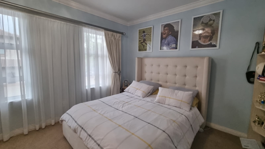 4 Bedroom Property for Sale in Greenstone Hill Gauteng