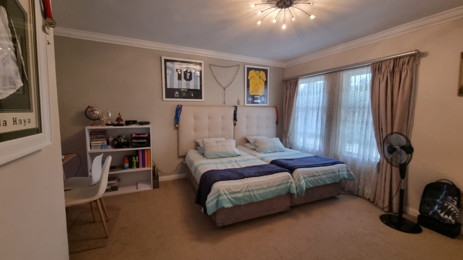 4 Bedroom Property for Sale in Greenstone Hill Gauteng