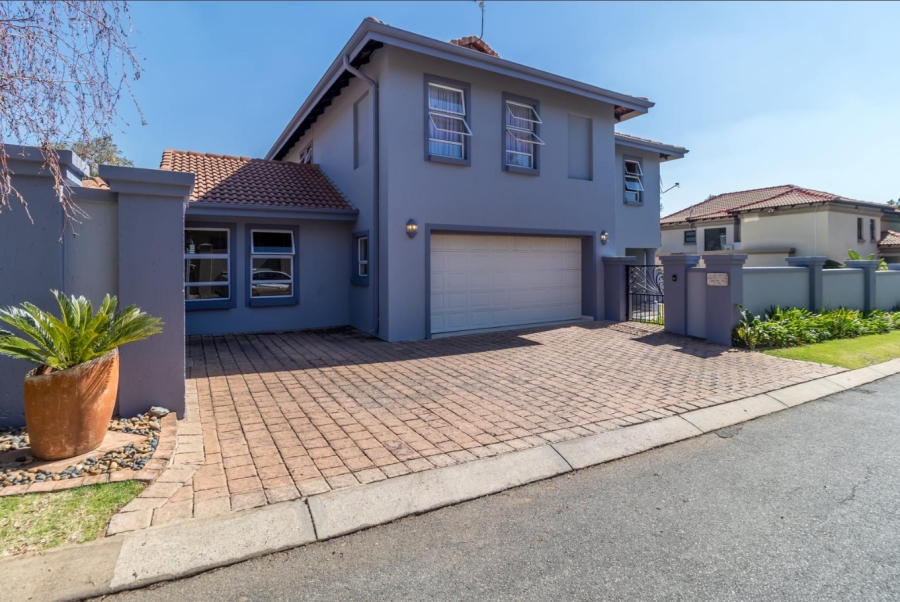 4 Bedroom Property for Sale in Greenstone Hill Gauteng