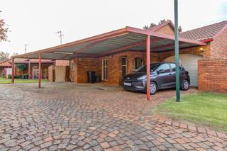 2 Bedroom Property for Sale in Birchleigh North Gauteng