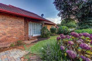 2 Bedroom Property for Sale in Birchleigh North Gauteng