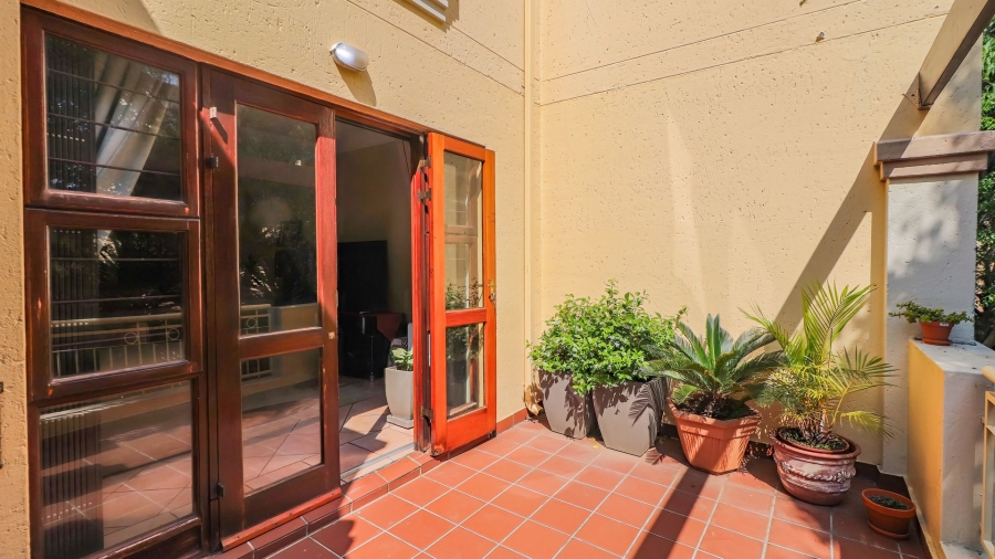 2 Bedroom Property for Sale in Sunninghill Gauteng