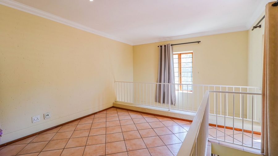 2 Bedroom Property for Sale in Sunninghill Gauteng