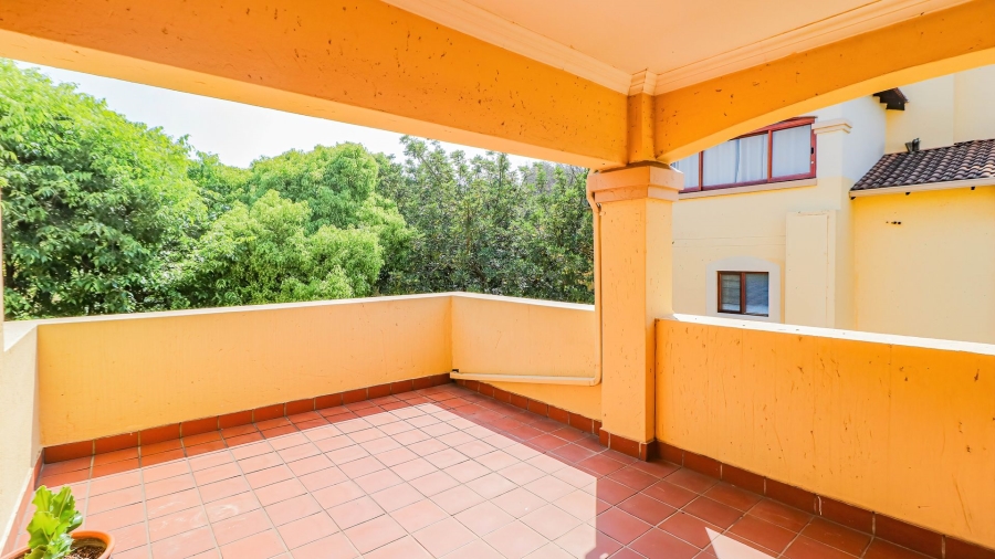 2 Bedroom Property for Sale in Sunninghill Gauteng