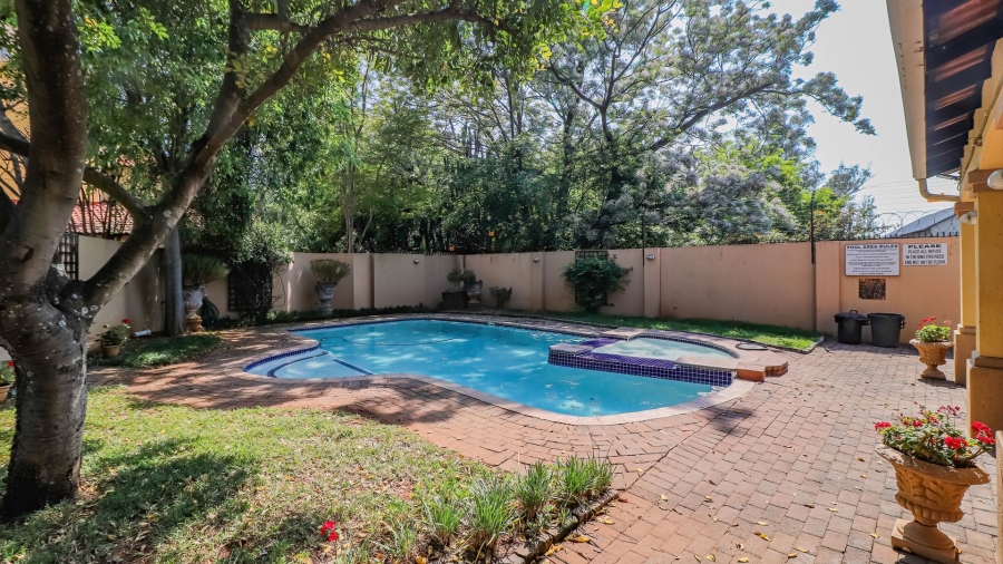 2 Bedroom Property for Sale in Sunninghill Gauteng