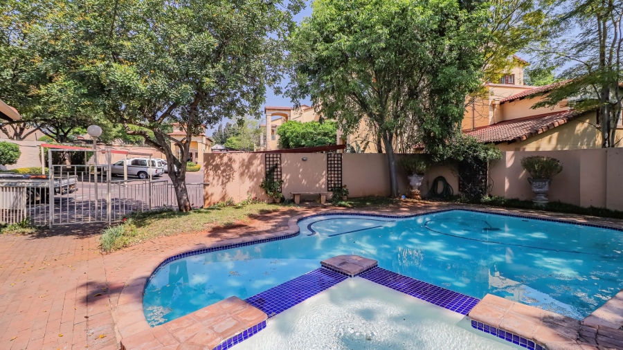 2 Bedroom Property for Sale in Sunninghill Gauteng