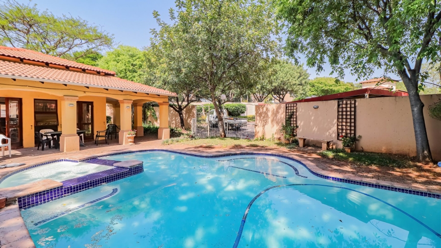 2 Bedroom Property for Sale in Sunninghill Gauteng