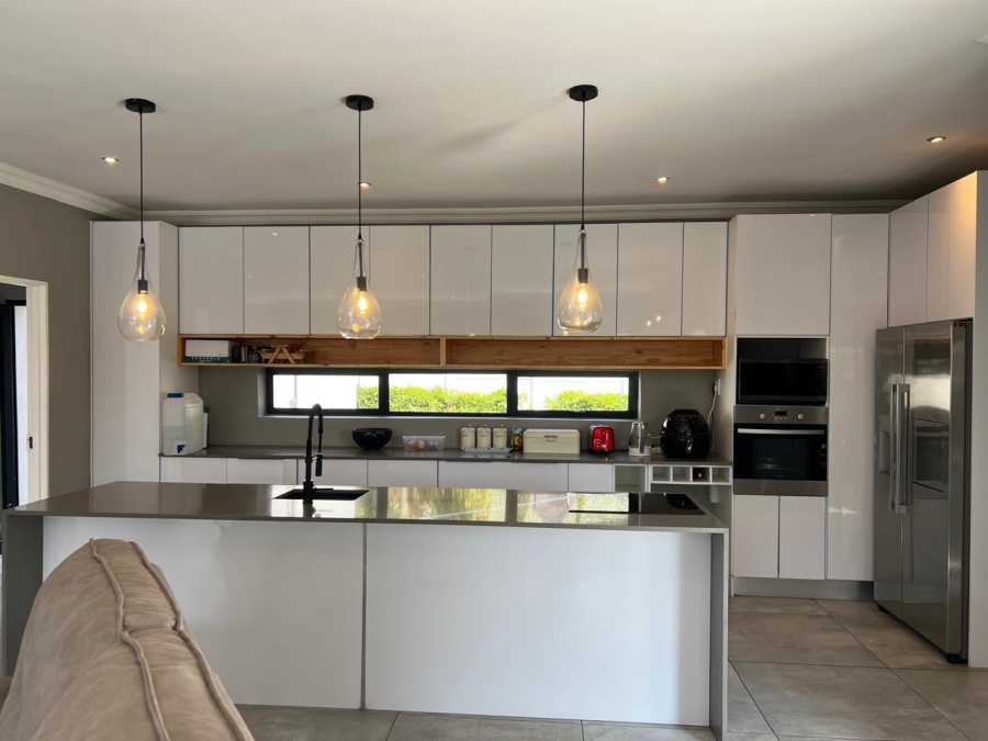 5 Bedroom Property for Sale in Wendywood Gauteng