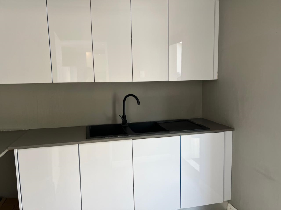 5 Bedroom Property for Sale in Wendywood Gauteng