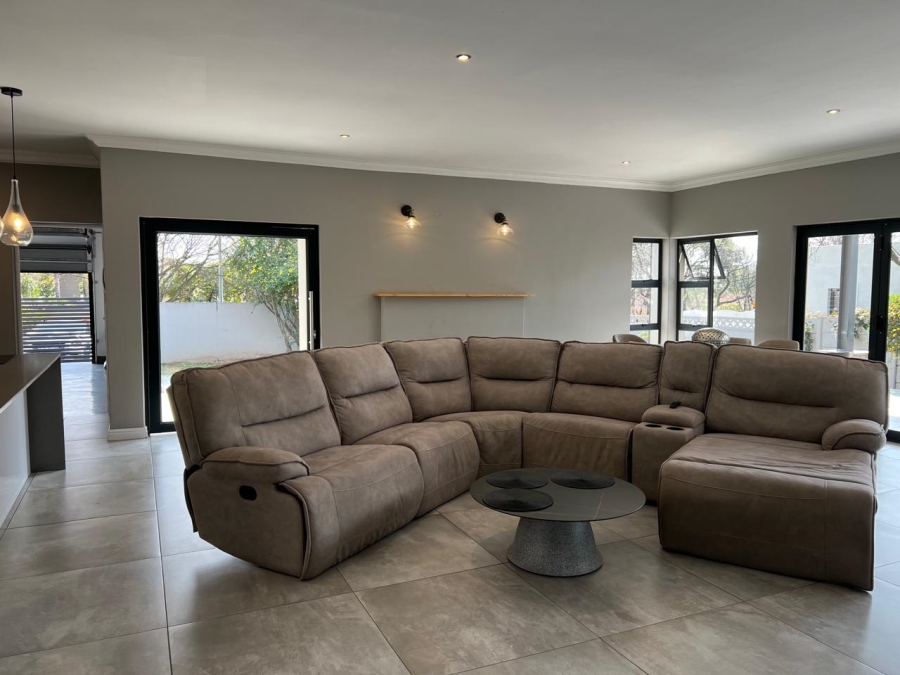 5 Bedroom Property for Sale in Wendywood Gauteng