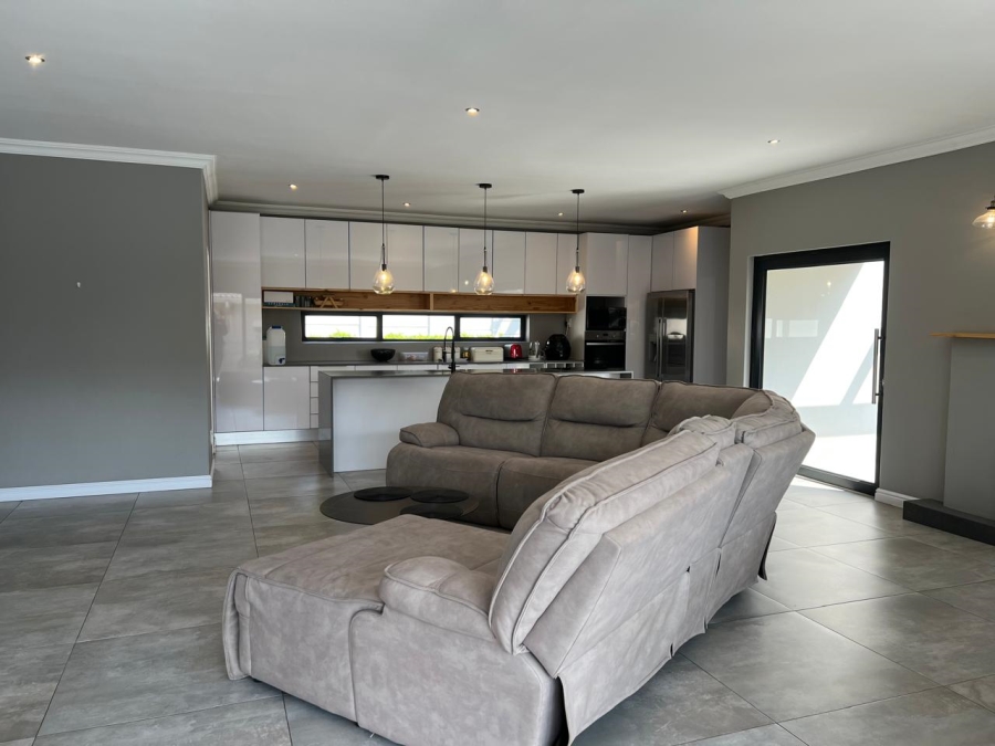 5 Bedroom Property for Sale in Wendywood Gauteng