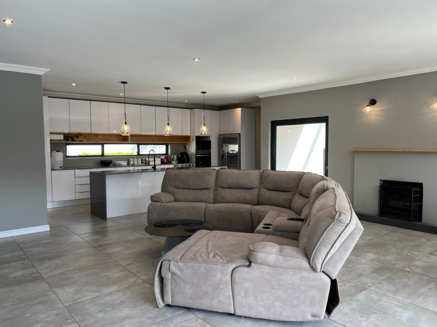 5 Bedroom Property for Sale in Wendywood Gauteng