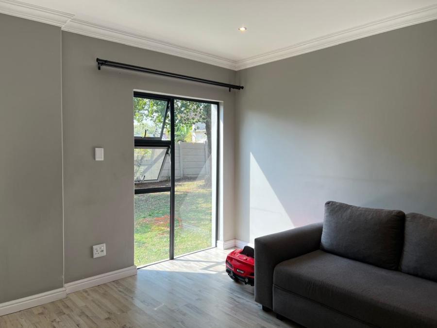 5 Bedroom Property for Sale in Wendywood Gauteng