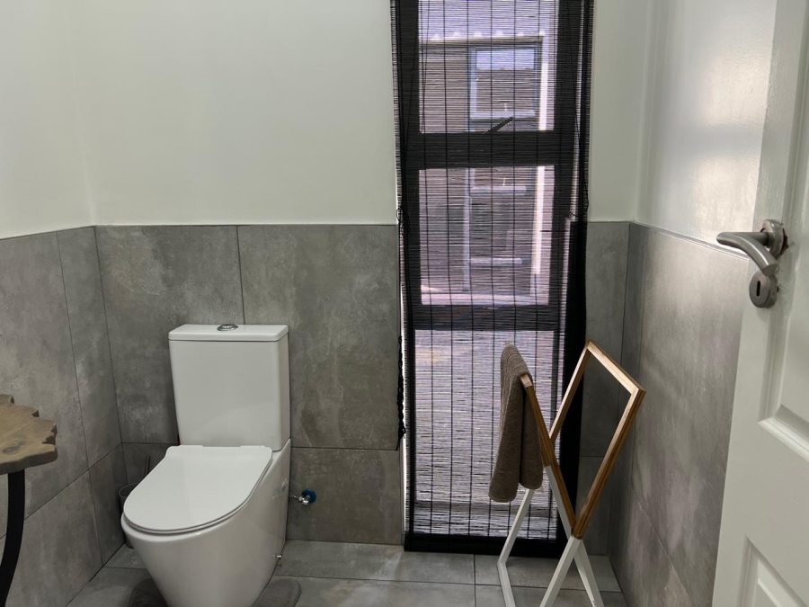5 Bedroom Property for Sale in Wendywood Gauteng